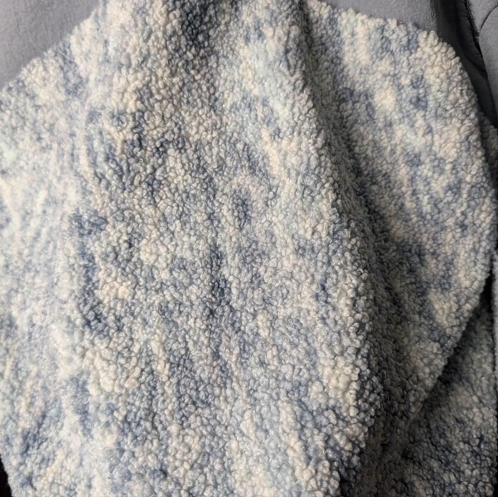 New Cozy Blue White Fleece Jacket Full Front Zipper Fast Dry Recycled Polyester - Picture 6 of 10
